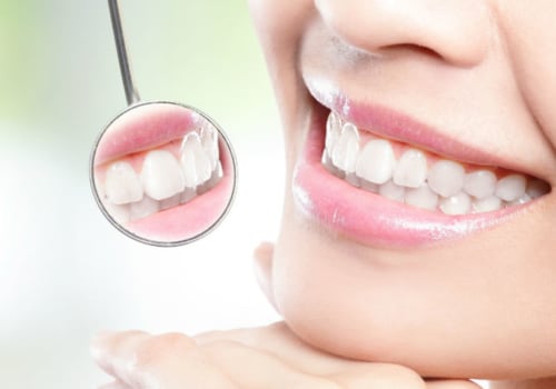 Who are cosmetic dentists?